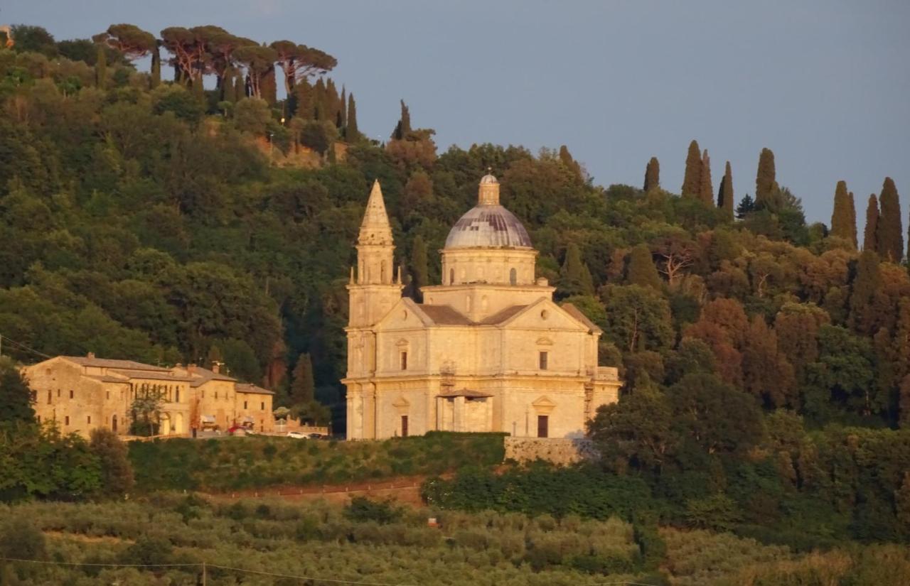 Cugusi Bnb Montepulciano Bagian luar foto