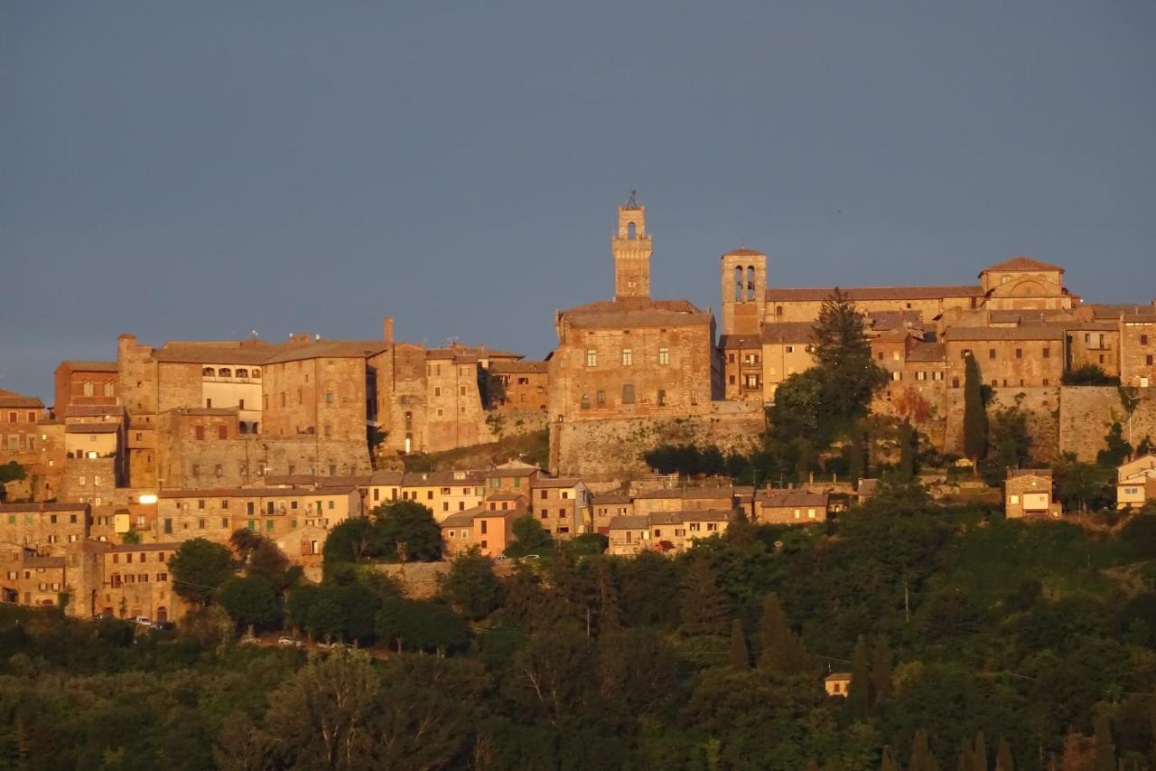 Cugusi Bnb Montepulciano Bagian luar foto
